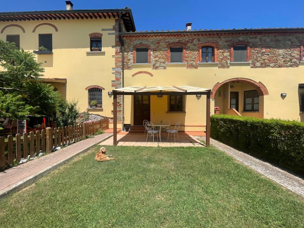Casa Vacanza Villaggio Poggio Rosso Arezzo Bagian luar foto