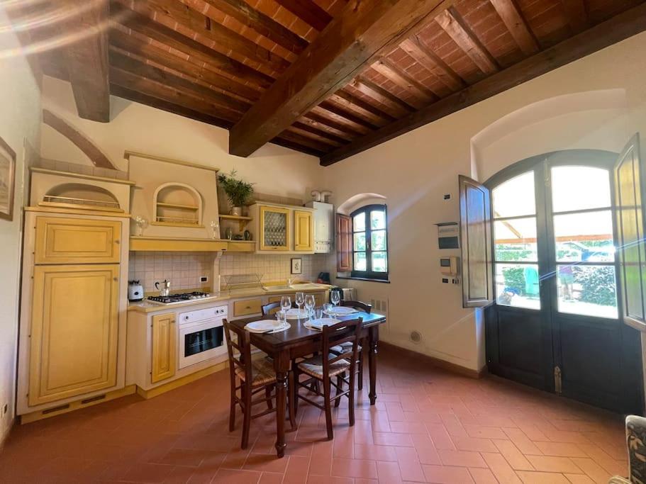 Casa Vacanza Villaggio Poggio Rosso Arezzo Bagian luar foto