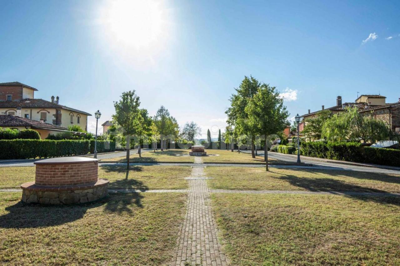 Casa Vacanza Villaggio Poggio Rosso Arezzo Bagian luar foto